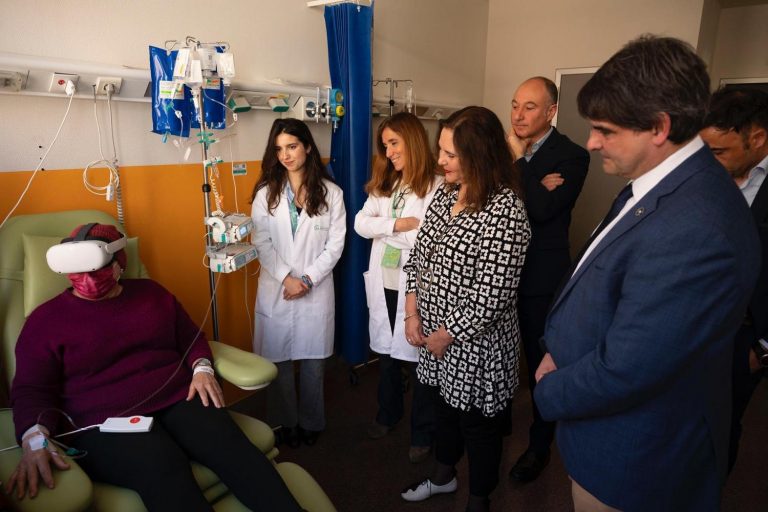 Las gafas de realidad virtual para pacientes oncológicos llegan al Hospital Universitario Son Llàtzer