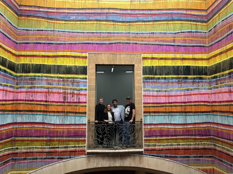 Es Baluard Museu y el Casal Solleric presentan la exposición «Markus Linnenbrink. WHATWETHINKASINSIGNIFICANTPROVIDESTHEPURESTAIRWEBREATHE»
