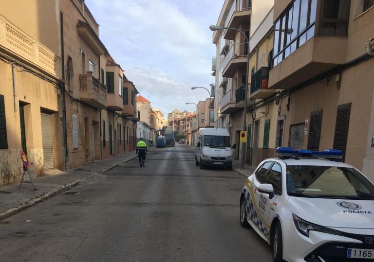 El área de Infraestructures repara esta semana el asfaltado del barrio de Son Fortesa Sud