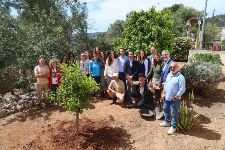 El Consell y la Fundación ”la Caixa” mejoran el centro de primera acogida del IMAS con la ayuda de cinco entidades sociales