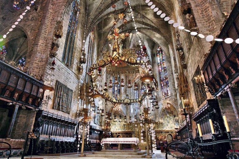 La vida de Antonio Gaudí en Palma durante la restauración de la Catedral