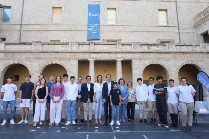 Entrega de los Premis Mallorca Jove 2025 a jóvenes talentos de la poesía y la narrativa en catalán