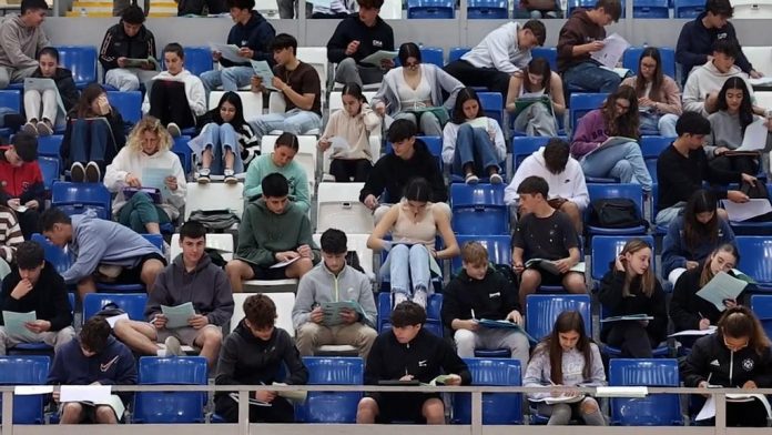 La UIB premia a los 94 alumnos de Mallorca ganadores de olimpiadas, miniolimpiadas, pruebas Canguro y concursos escolares