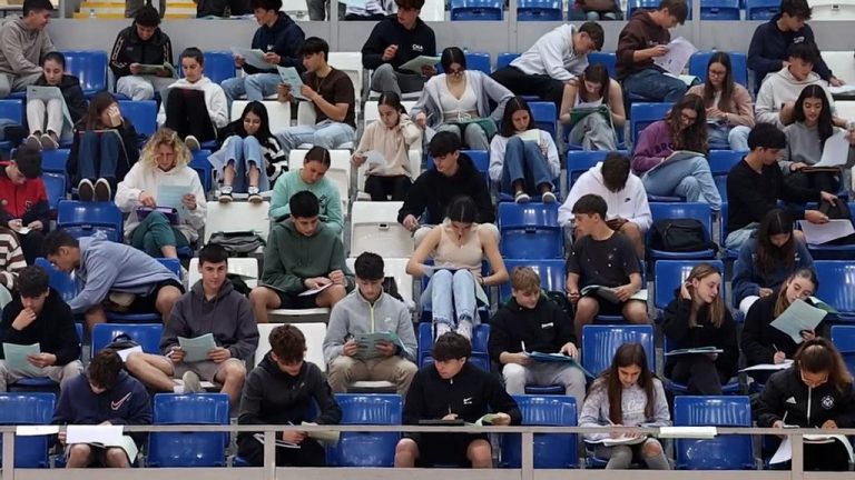 La UIB premia a los 94 alumnos de Mallorca ganadores de olimpiadas, miniolimpiadas, pruebas Canguro y concursos escolares