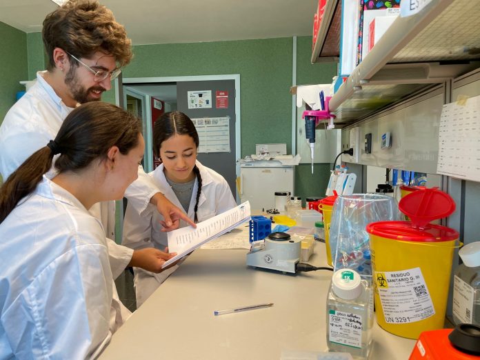 El IdISBa abre las puertas de sus laboratorios a estudiantes de secundaria