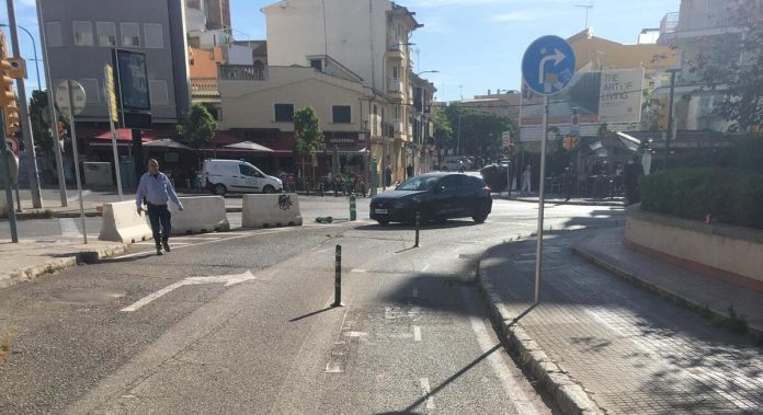 Infraestructures renueva el pavimento de la calle Monsenyor Palmer y parte de la plaza del Pont