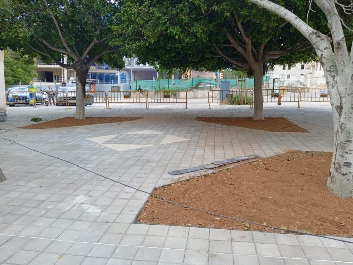 Palma renueva el pavimento y mejora la accesibilidad en la plaza de Andrea Doria y la calle de Xile