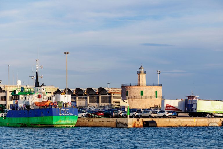 La APB impulsa la electrificación de muelles en Palma, Ibiza y Maó con nuevos sistemas OPS en media tensión