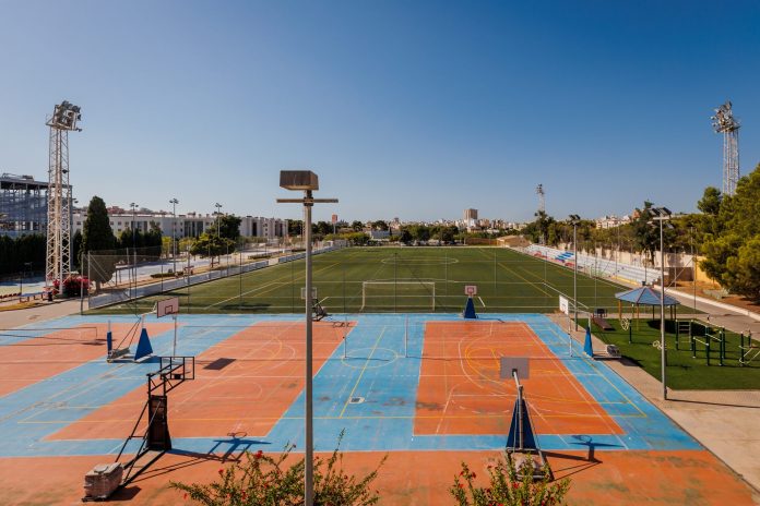 El polideportivo Sant Ferran renueva su alumbrado con tecnología LED y reduce un 60 % el consumo energético