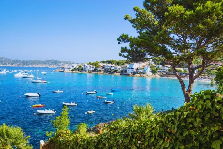 "Mallorca Litoral (Volumen II)": 15 rutas para redescubrir la isla desde su frontera marítima