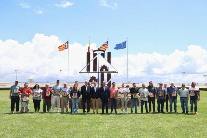 Entrega de los dorsales del Gran Premio Nacional de Trote 2025
