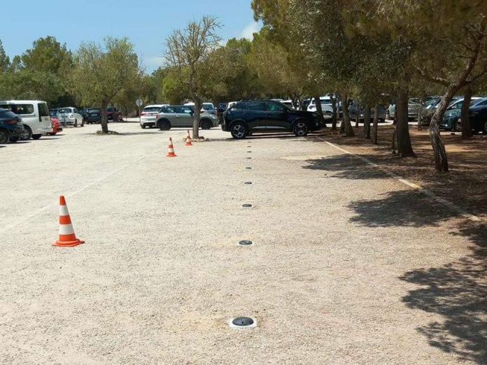 Instalan sensores inteligentes en los parkings del Parque Natural de Mondragó para controlar la ocupación en tiempo real