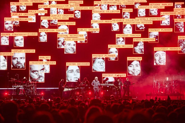 La reivindicación de Massive Attack, el musical de Rigoberta Bandini y la energía de Suede marcan el ecuador del Mallorca Live Festival 2025