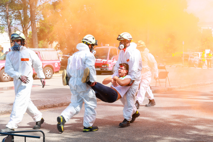 Simulacro de emergencias en el campus pone a prueba a los estudiantes del Máster en Cuidados al Paciente Crítico