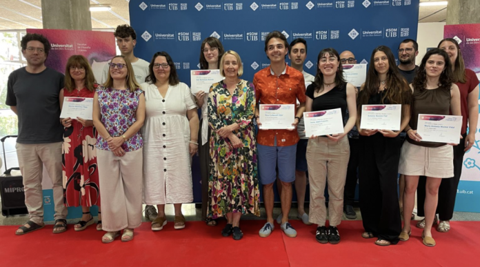 La Facultad de Filosofía y Letras entrega los premios de los I Juegos Florales a su alumnado