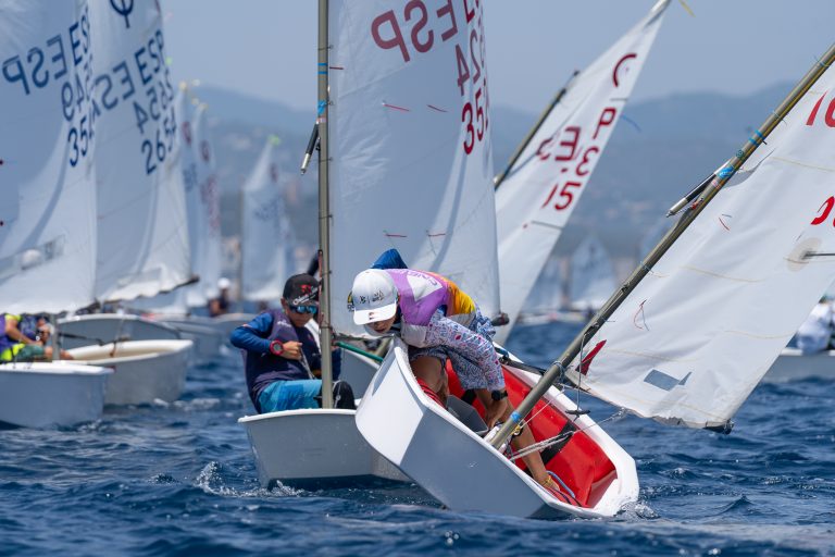 Stijn Oosterhaven gana el 46º Trofeo Mamá Optimist del CN Portitxol