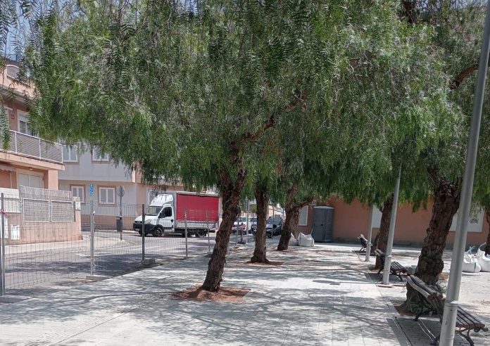 Cort avanza en el Plan Renove de Son Cladera con mejoras en la plaza Nuestra Señora del Roser y el parque infantil