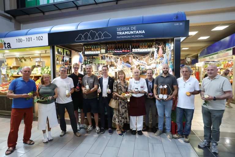 El punto de venta Serra de Tramuntana en el Mercat de l’Olivar cumple medio año con gran acogida
