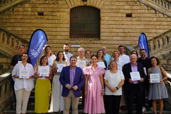 Entrega de placas acreditativas de museos a quince centros de la isla