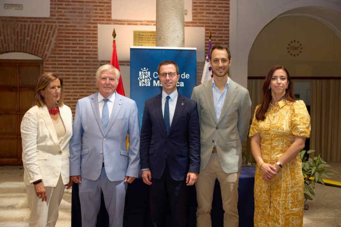 El Consell de Mallorca y Airbnb firman un acuerdo para eliminar anuncios turísticos ilegales y fomentar un turismo más responsable