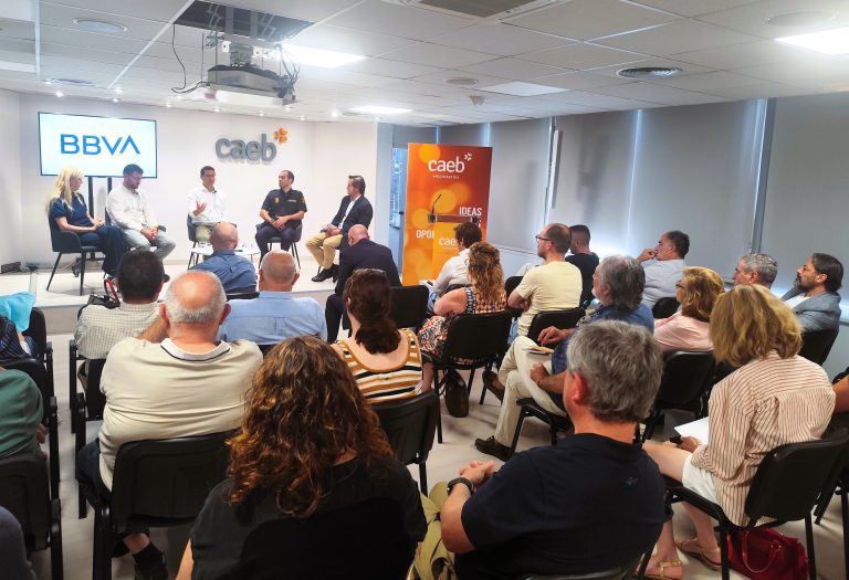 Las empresas deben invertir en formación y protección en ciberseguridad para garantizar su viabilidad