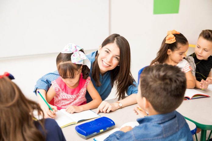 Educació aprueba la convocatoria para crear una bolsa de Auxiliares Técnicos Educativos