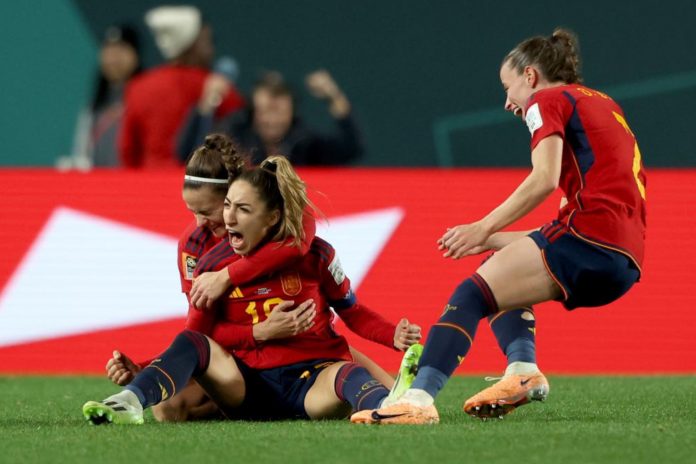Pantalla gigante en el Hipódromo de Son Pardo para seguir la final de la Eurocopa Femenina