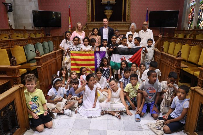 Recibimiento a los niños saharauis del programa «Vacances en Pau»