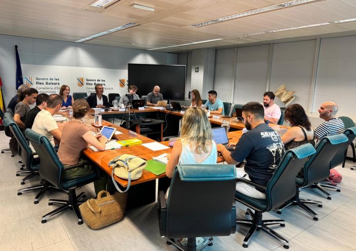 Educación convocará en agosto un concurso de méritos para cubrir las plazas de Asesor Técnico Docente