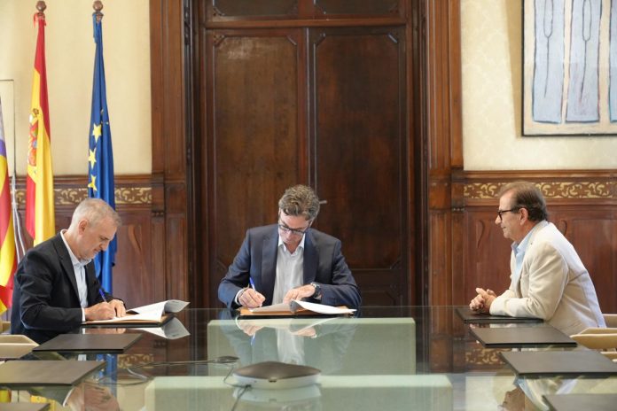 El Govern y la UIB firman un convenio para adherirse al polo de innovación Km 1070 y potenciar las tecnologías emergentes