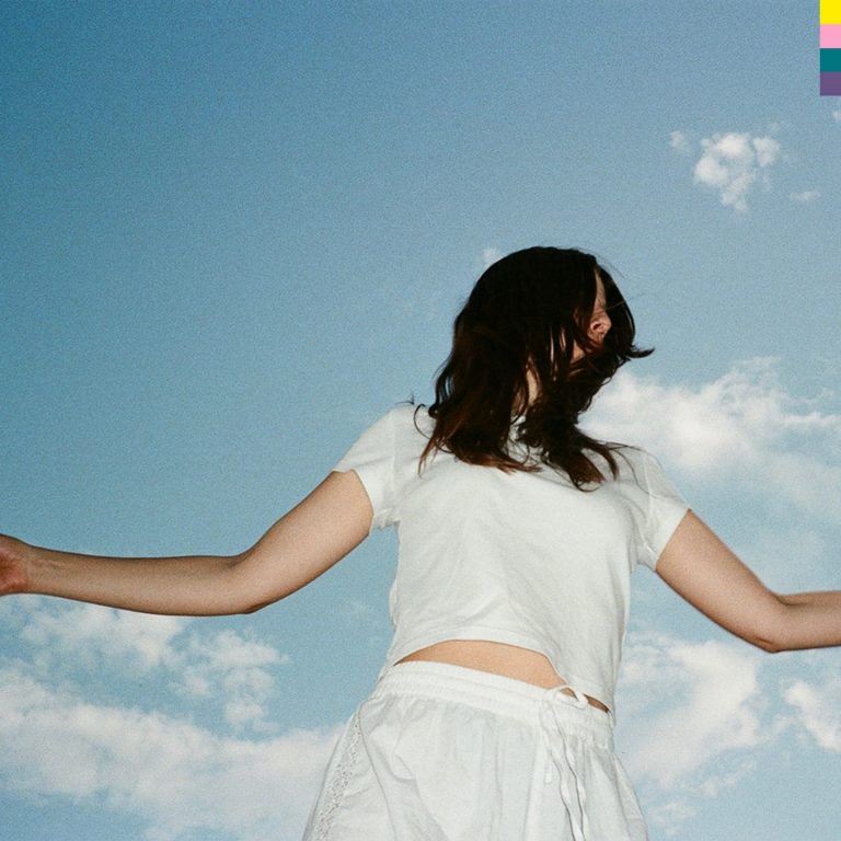 Ona Mafalda lanza ‘Salto’, su nueva canción para desahogarse este verano