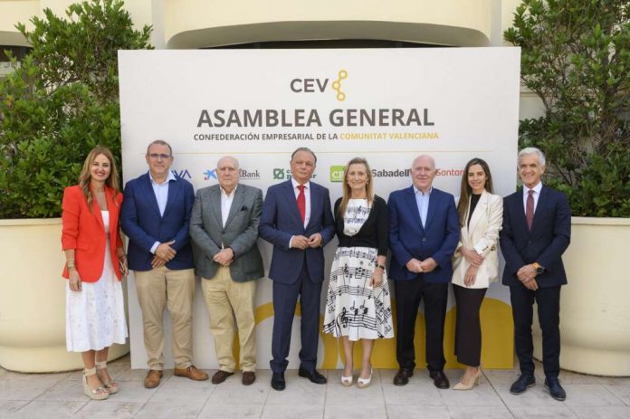 Cumbre Empresarial en Barcelona para afrontar retos comunes en movilidad, vivienda, turismo e innovación