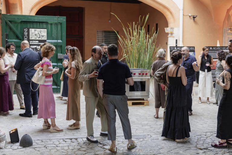 "Top 10 Architect Kitchens" llega a Palma: una exposición que revela la evolución de la cocina como espacio arquitectónico