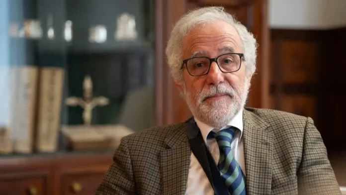El Consejo de Gobierno de la UIB concede la Medalla de Oro a Carlos Gómez Martínez, presidente del TSJIB