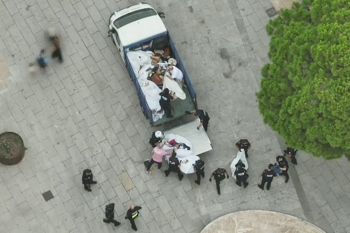 Tercera intervención policial en una semana contra la venta ambulante ilegal en el centro histórico de Palma