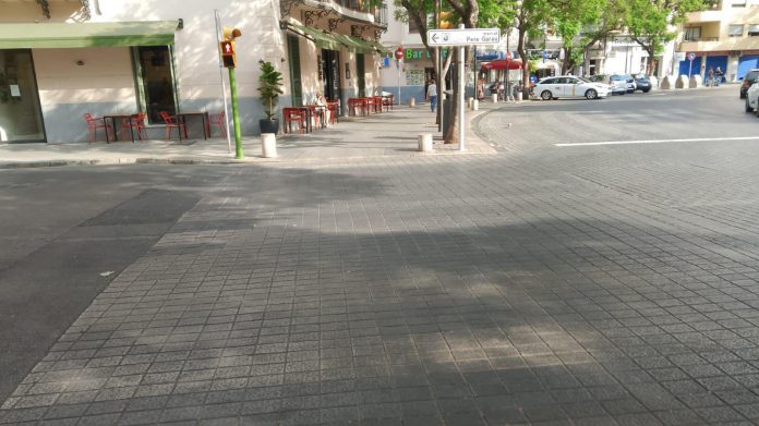 Flipau amb Pere Garau reclama mayor seguridad en los pasos de peatones del barrio