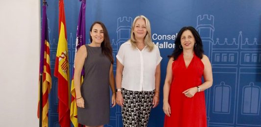 El Consell de Mallorca y la UNED-Illes Balears impulsan formación para preparar oposiciones y estabilizar el empleo municipal