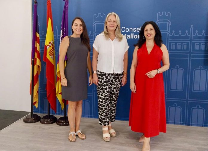 El Consell de Mallorca y la UNED-Illes Balears impulsan formación para preparar oposiciones y estabilizar el empleo municipal