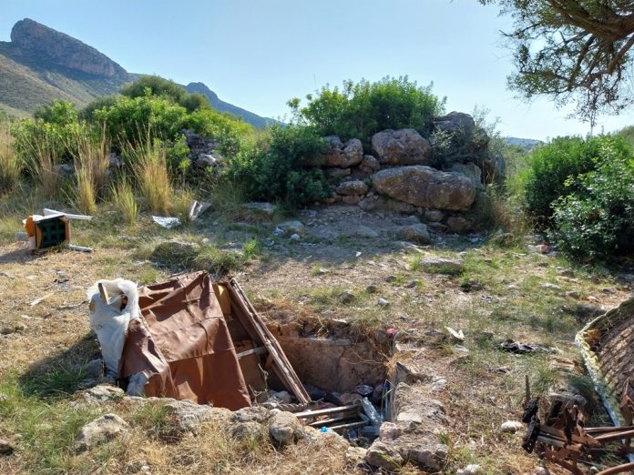 Limpieza del yacimiento arqueológico de Bóquer para frenar su deterioro