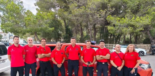 Ocho bomberos de Mallorca parten voluntarios hacia Castilla y León para ayudar en la extinción de incendios forestales