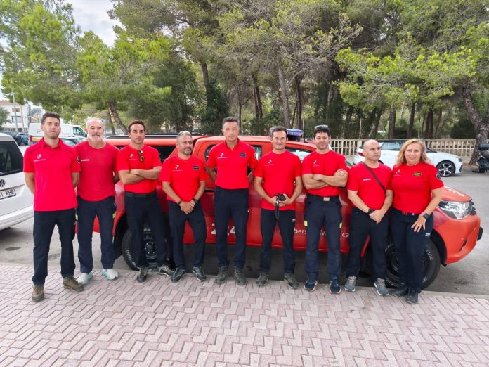 Ocho bomberos de Mallorca parten voluntarios hacia Castilla y León para ayudar en la extinción de incendios forestales