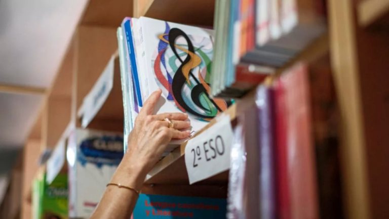 El Govern recuerda conservar las facturas de los libros de texto para beneficiarse de la deducción fiscal