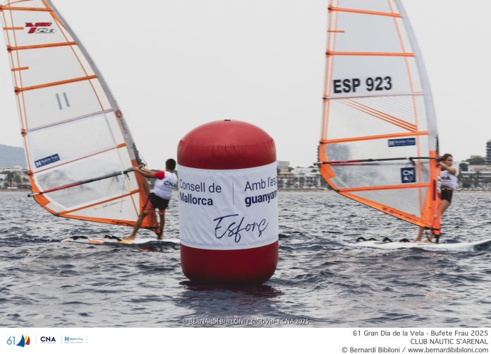 El 61º Gran Día de la Vela – Bufete Frau cierra su primera fase coronando a los vencedores en Optimist, iQFoil y Techno 293