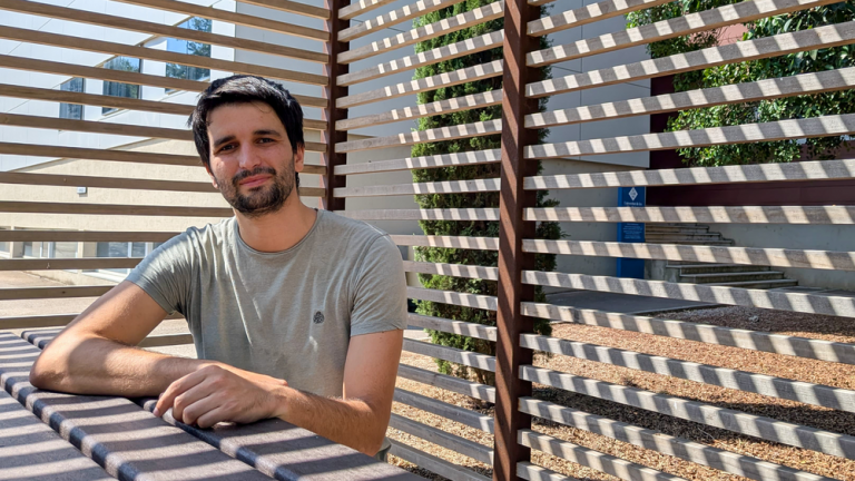 Modelos matemáticos avanzados para estudiar cómo las especies marinas se estructuran para sobrevivir