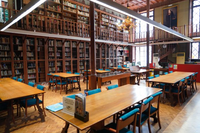 La Biblioteca de Cort reabre este lunes tras la rehabilitación de su pavimento