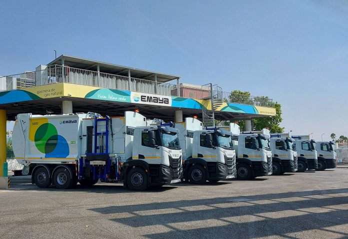 EMAYA renueva su flota con seis camiones de carga lateral GNC y dos furgones eléctricos