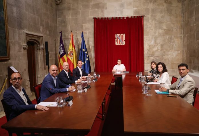 El Govern y los consells insulars recurrirán el Real Decreto de reparto de menores migrantes y pedirán su suspensión cautelar