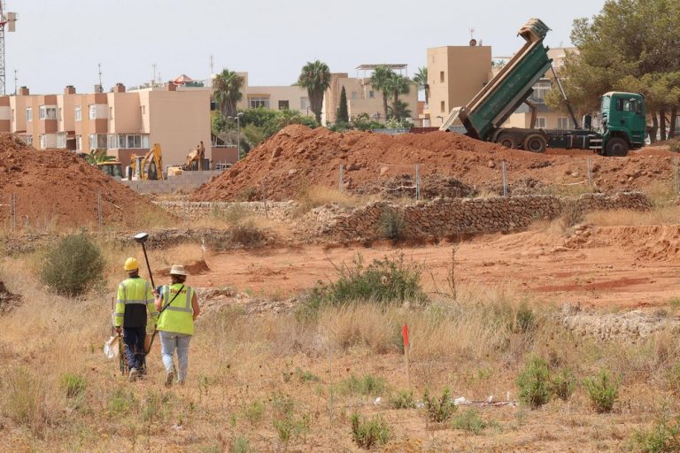 Un jurado profesional evalúa las propuestas para 197 viviendas asequibles en Ca n’Escandell
