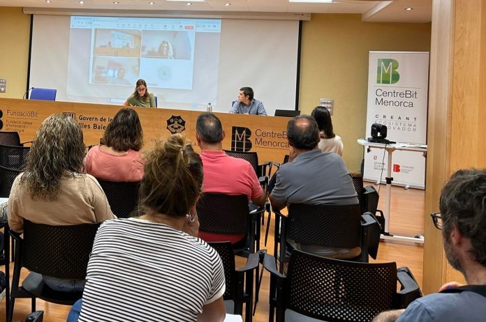 Cerca de un centenar de productores de Baleares participan en las jornadas sobre el logotipo de Producto Local