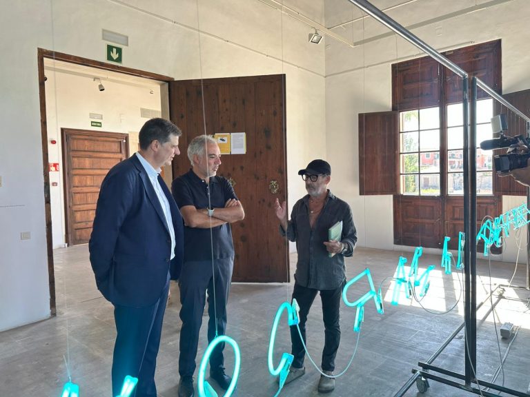 El Govern y el COAIB celebran el 50 aniversario de Te deix, amor, la mar com a penyora con dos exposiciones
